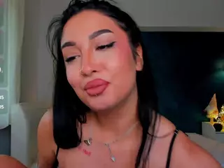 awesome-jolie's Live Sex Cam Show