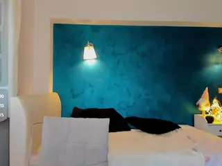 awesome-jolie's Live Sex Cam Show