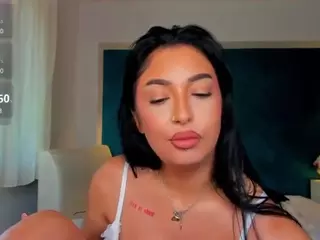 awesome-jolie's Live Sex Cam Show