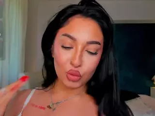 awesome-jolie's Live Sex Cam Show
