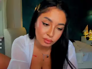 awesome-jolie's Live Sex Cam Show