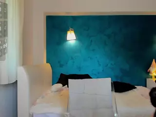 awesome-jolie's Live Sex Cam Show