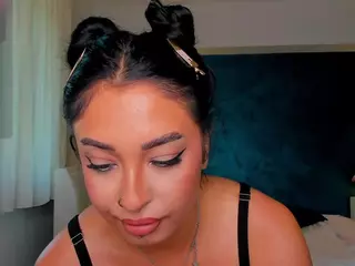 awesome-jolie's Live Sex Cam Show