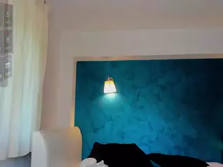 awesome-jolie's Live Sex Cam Show