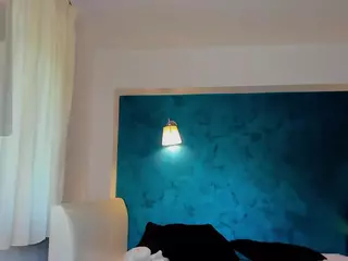 awesome-jolie's Live Sex Cam Show