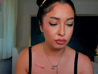 awesome-jolie's Live Sex Cam Show