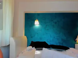awesome-jolie's Live Sex Cam Show