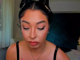 awesome-jolie's Live Sex Cam Show