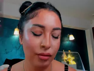awesome-jolie's Live Sex Cam Show