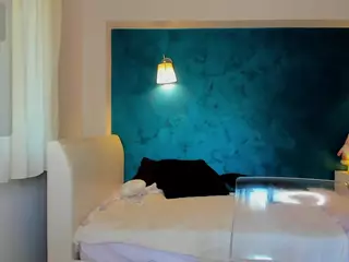 awesome-jolie's Live Sex Cam Show
