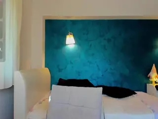 awesome-jolie's Live Sex Cam Show