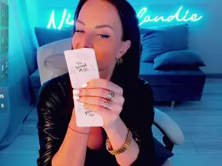 Nikki's Live Sex Cam Show
