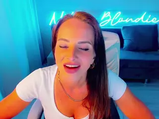 Nikki's Live Sex Cam Show
