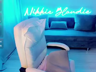 Nikki's Live Sex Cam Show
