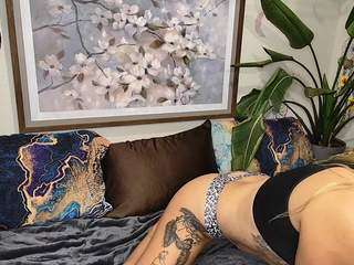 Live cam show with IhacoebRae