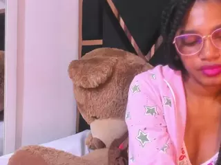Lucia's Live Sex Cam Show