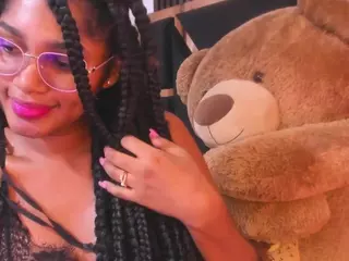Lucia's Live Sex Cam Show