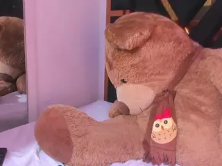 Lucia's Live Sex Cam Show