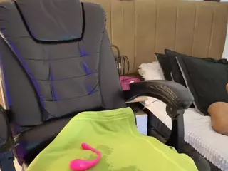 Rapunzelll's Live Sex Cam Show