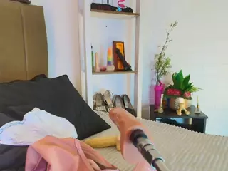 Rapunzelll's Live Sex Cam Show