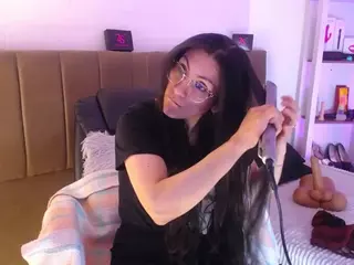 Rapunzelll's Live Sex Cam Show