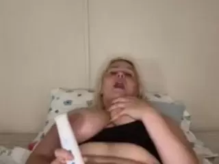 LizalicksXO's Live Sex Cam Show