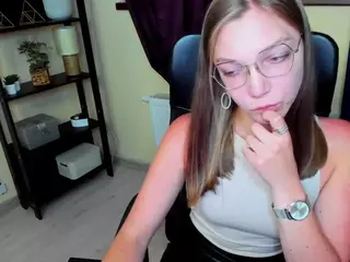 EmillyPlay's Live Sex Cam Show