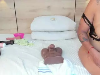 thaylanaa's Live Sex Cam Show