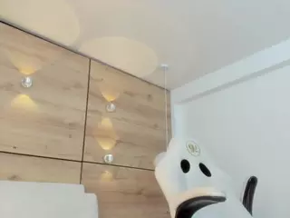 thaylanaa's Live Sex Cam Show