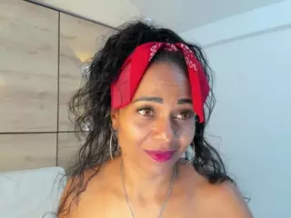 thaylanaa's Live Sex Cam Show