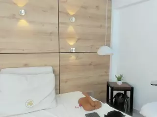thaylanaa's Live Sex Cam Show