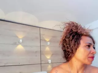 thaylanaa's Live Sex Cam Show
