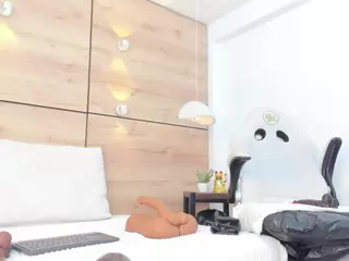 thaylanaa's Live Sex Cam Show