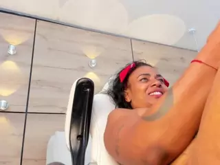 thaylanaa's Live Sex Cam Show