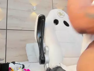 thaylanaa's Live Sex Cam Show