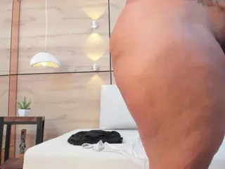 thaylanaa's Live Sex Cam Show