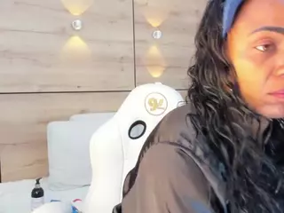 thaylanaa's Live Sex Cam Show