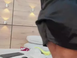thaylanaa's Live Sex Cam Show