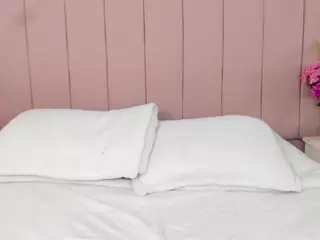 MollyBigBoobs's Live Sex Cam Show