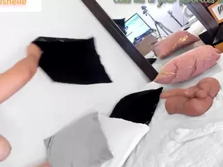 is_mishelle's Live Sex Cam Show