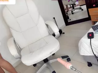 is_mishelle's Live Sex Cam Show
