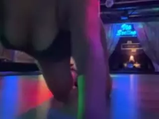 kiwiibloom's Live Sex Cam Show