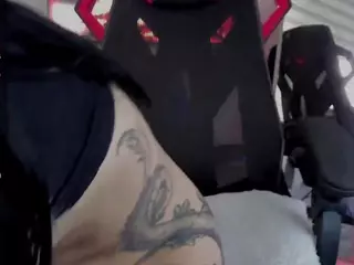 CHARRLOTTEGREY's Live Sex Cam Show