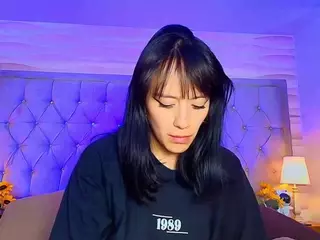 isabella-mansory's Live Sex Cam Show