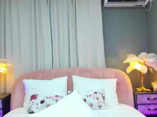 AmedeeaBanks's Live Sex Cam Show