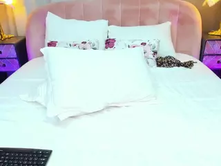 AmedeeaBanks's Live Sex Cam Show