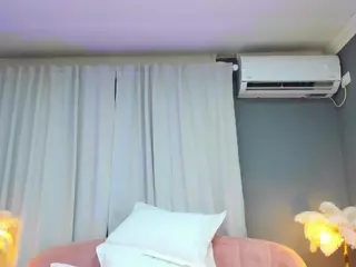 AmedeeaBanks's Live Sex Cam Show