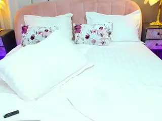 AmedeeaBanks's Live Sex Cam Show