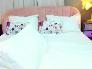 AmedeeaBanks's Live Sex Cam Show
