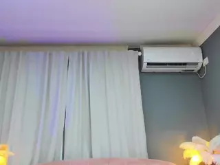 AmedeeaBanks's Live Sex Cam Show